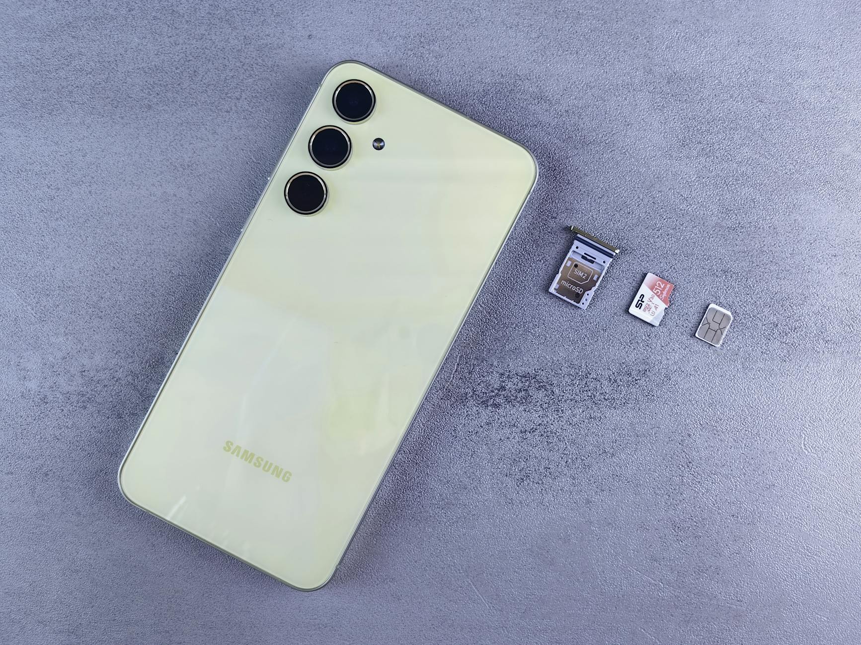 Best Travel SIM Cards and International Data Plans (2025 Guide)